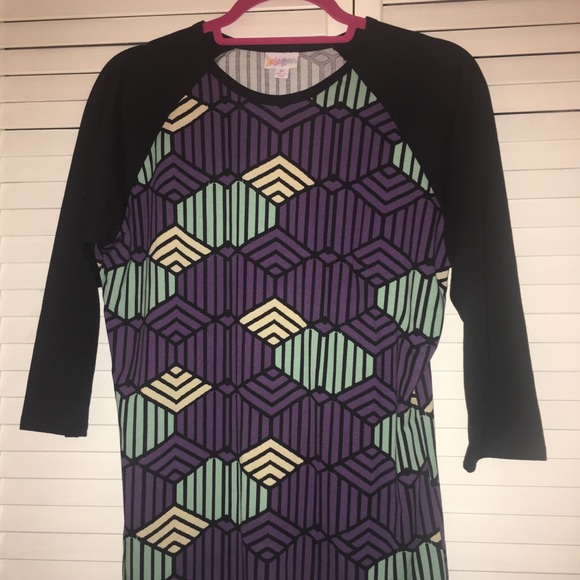 LuLaRoe Tops - Never worn Randy style shirt